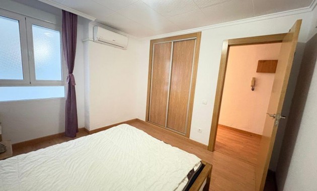 Herverkoop - Appartement / flat -
Torrevieja - Acequion