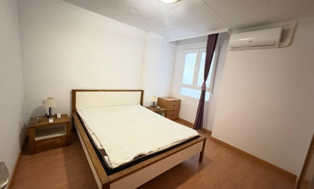 Herverkoop - Appartement / flat -
Torrevieja - Acequion