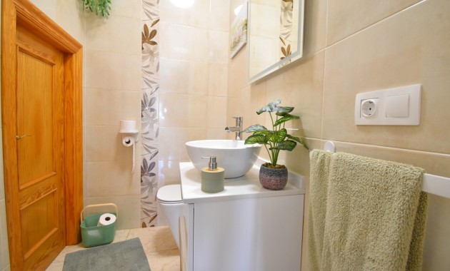 Herverkoop - Quad Villa -
Orihuela Costa - Playa Flamenca