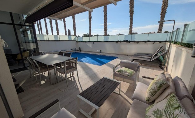 Herverkoop - Villa -
Orihuela Costa - Montezenia