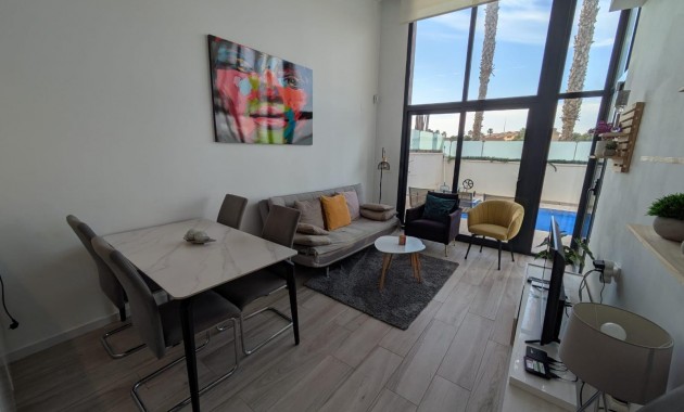 Herverkoop - Villa -
Orihuela Costa - Montezenia