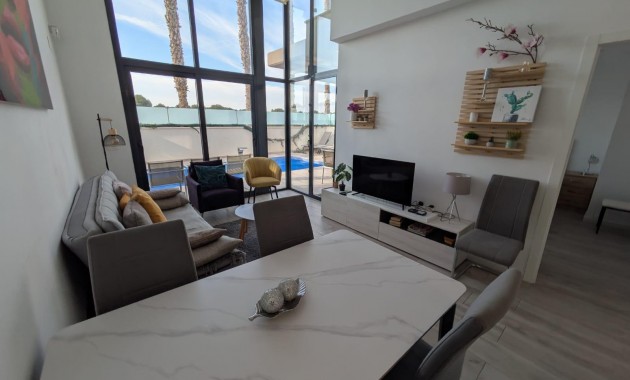 Herverkoop - Villa -
Orihuela Costa - Montezenia