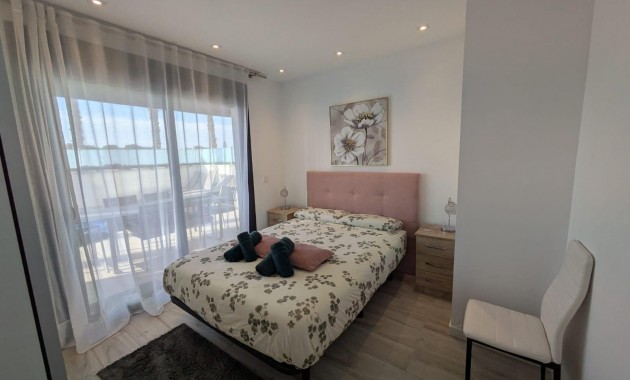 Herverkoop - Villa -
Orihuela Costa - Montezenia