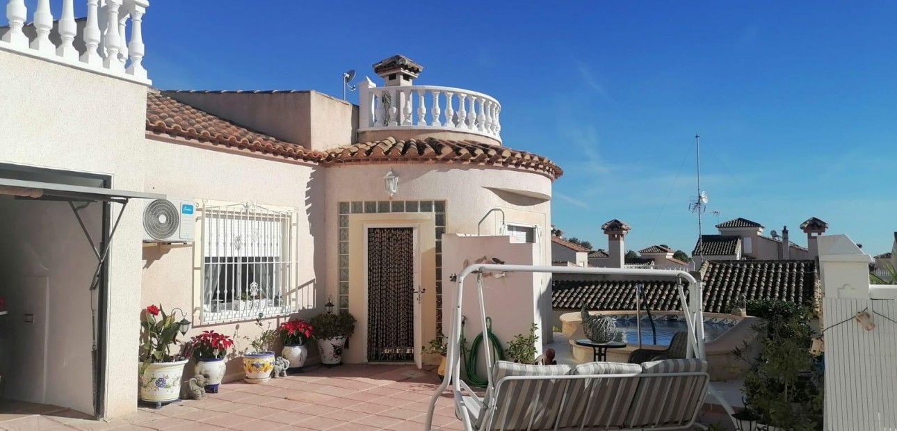 Herverkoop - Villa -
San Miguel de Salinas - Centro