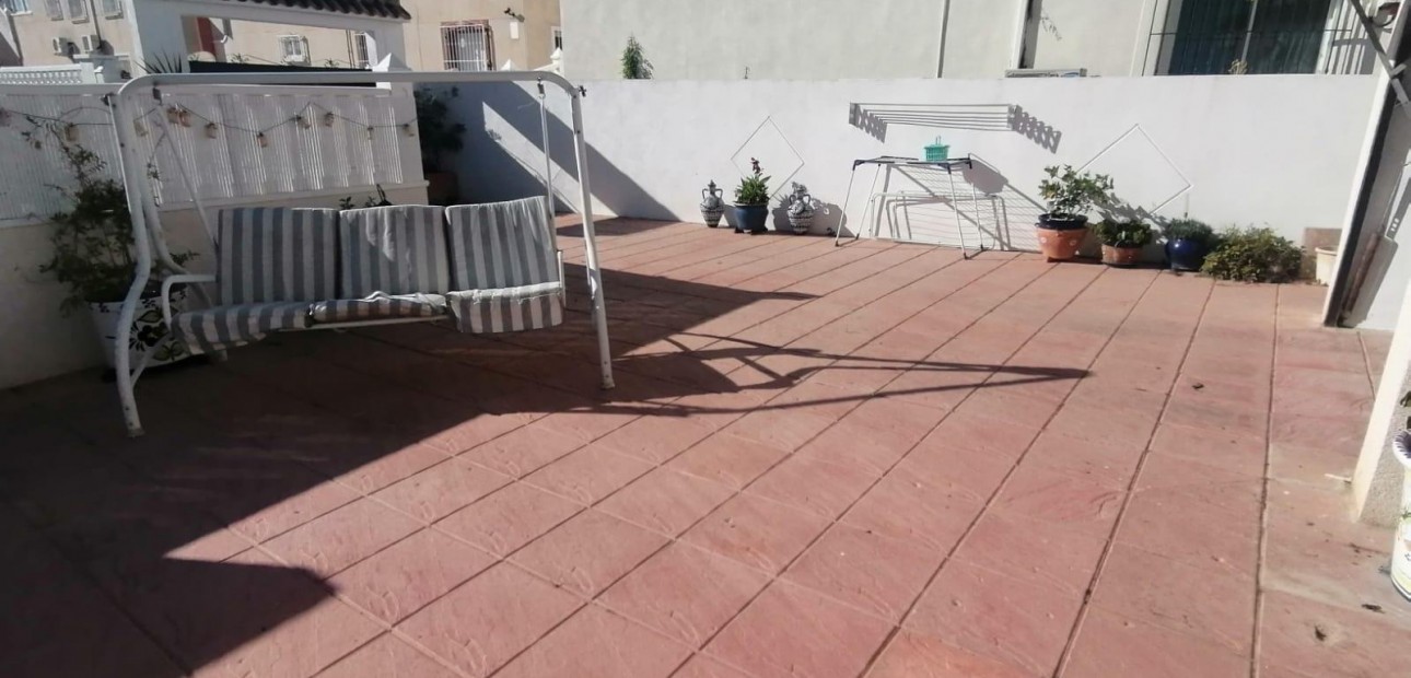 Herverkoop - Villa -
San Miguel de Salinas - Centro