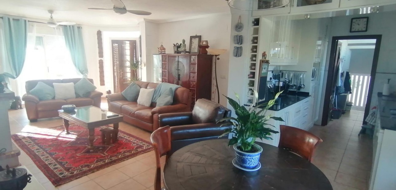 Herverkoop - Villa -
San Miguel de Salinas - Centro