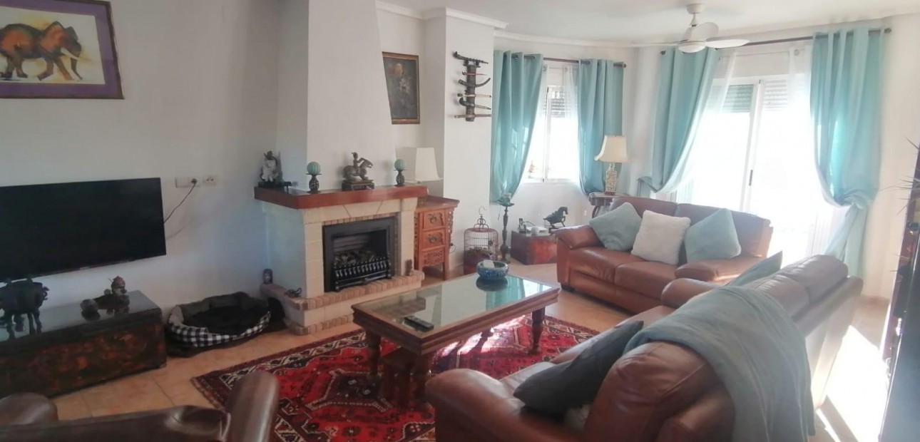 Herverkoop - Villa -
San Miguel de Salinas - Centro