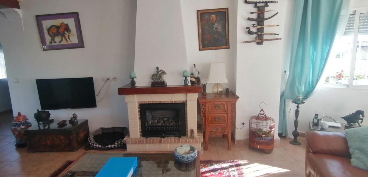 Herverkoop - Villa -
San Miguel de Salinas - Centro