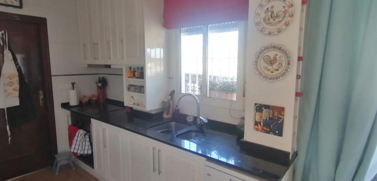 Herverkoop - Villa -
San Miguel de Salinas - Centro