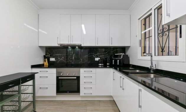 Herverkoop - Terraced house -
Orihuela Costa - Punta Prima