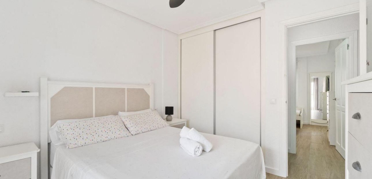 Herverkoop - Terraced house -
Orihuela Costa - Punta Prima