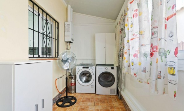 Herverkoop - Terraced house -
Orihuela Costa - Punta Prima