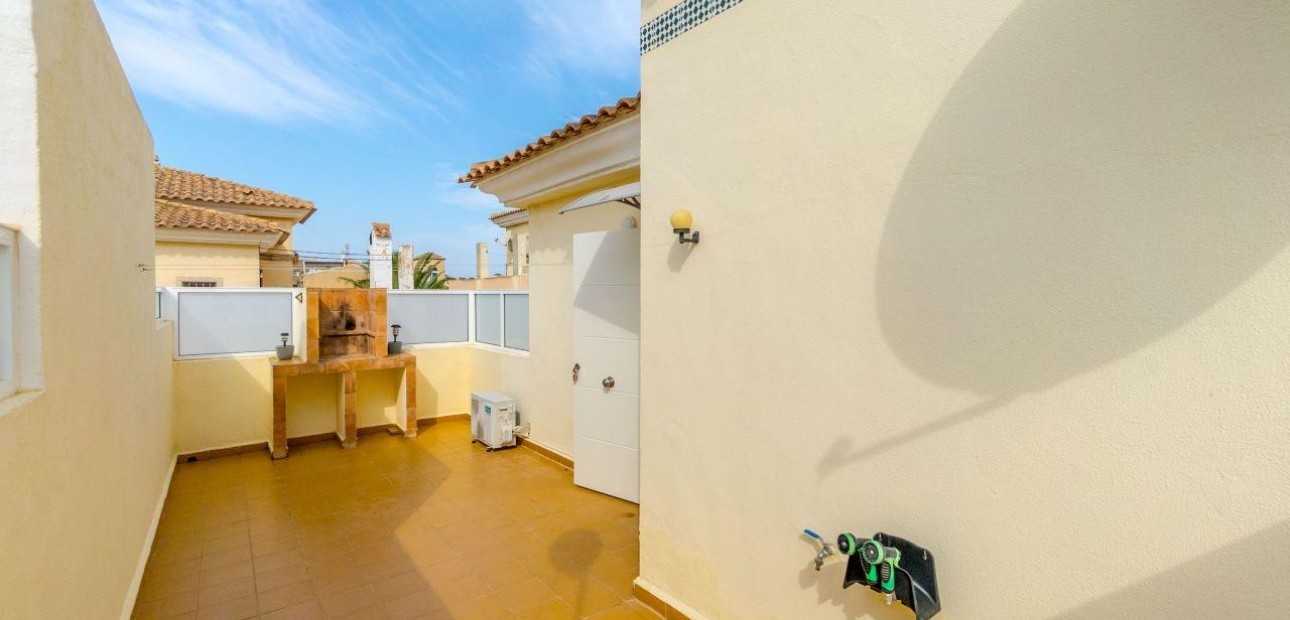 Herverkoop - Terraced house -
Orihuela Costa - Punta Prima