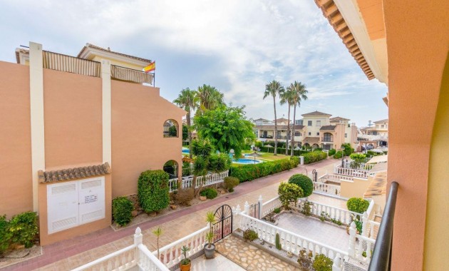 Herverkoop - Terraced house -
Orihuela Costa - Punta Prima