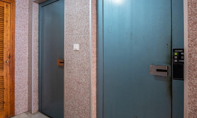 Herverkoop - Studio -
Torrevieja - Estacion de autobuses