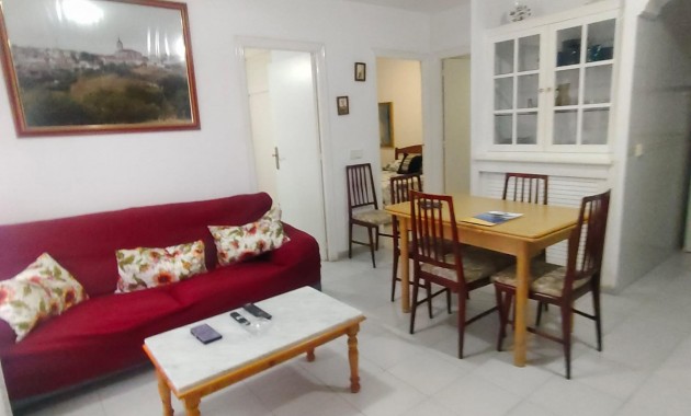 Herverkoop - duplex -
Torrevieja - Carrefour