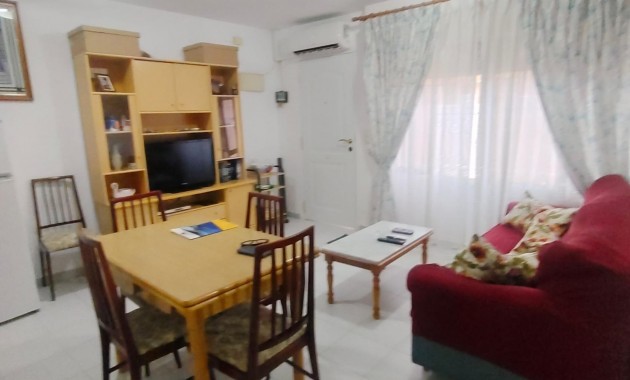 Herverkoop - duplex -
Torrevieja - Carrefour