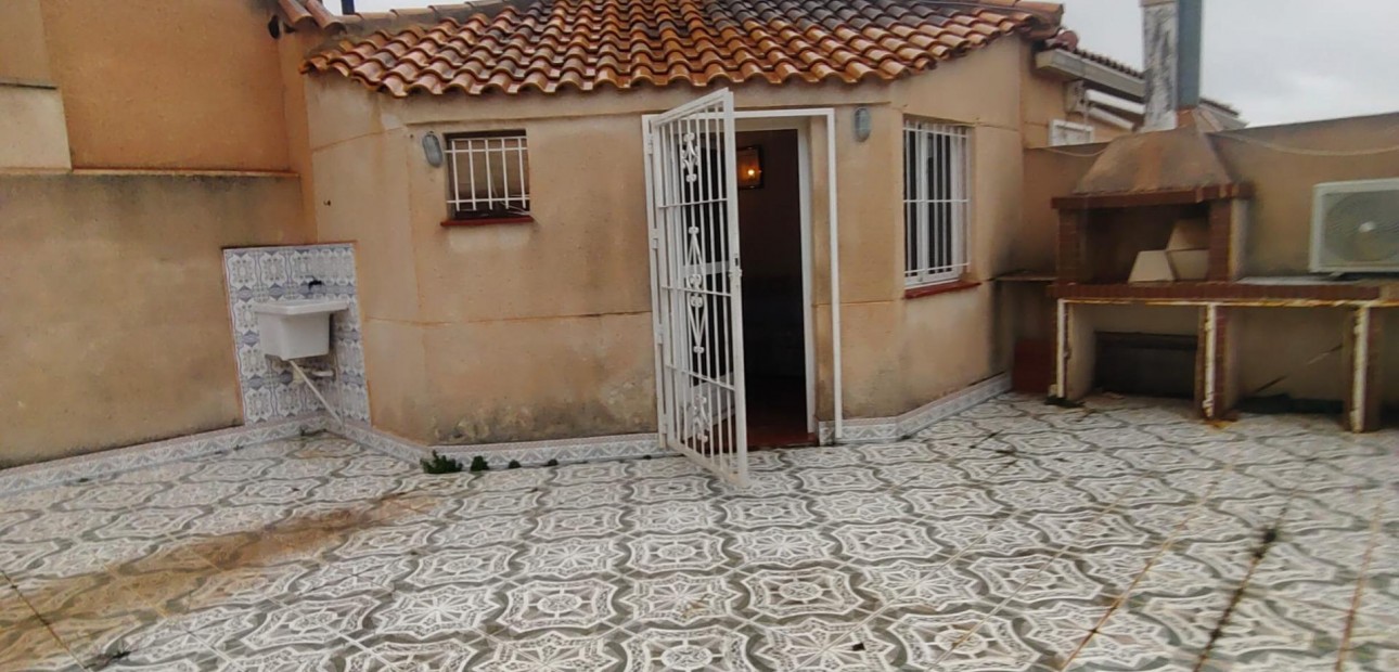 Herverkoop - duplex -
Torrevieja - Carrefour