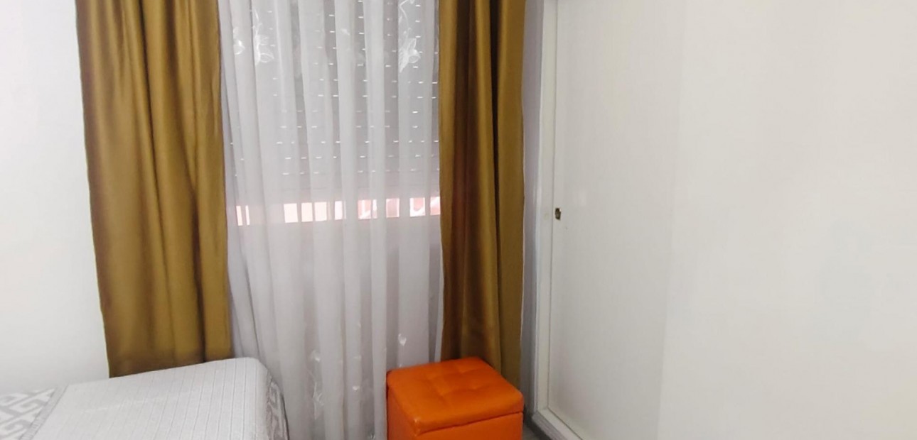 Herverkoop - duplex -
Torrevieja - Carrefour