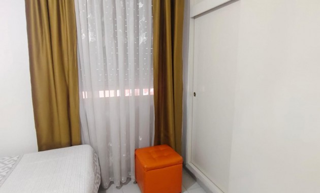 Herverkoop - duplex -
Torrevieja - Carrefour