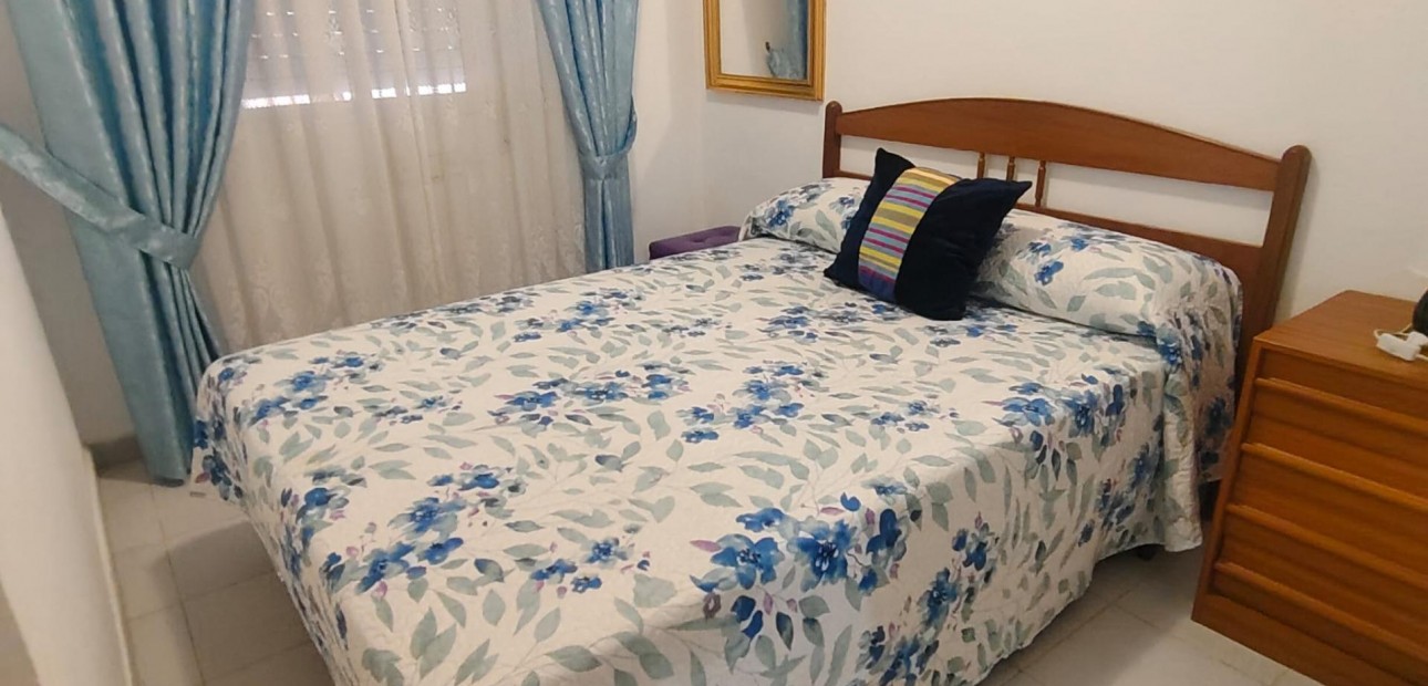 Herverkoop - duplex -
Torrevieja - Carrefour