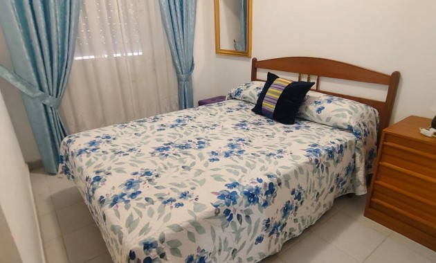 Herverkoop - duplex -
Torrevieja - Carrefour