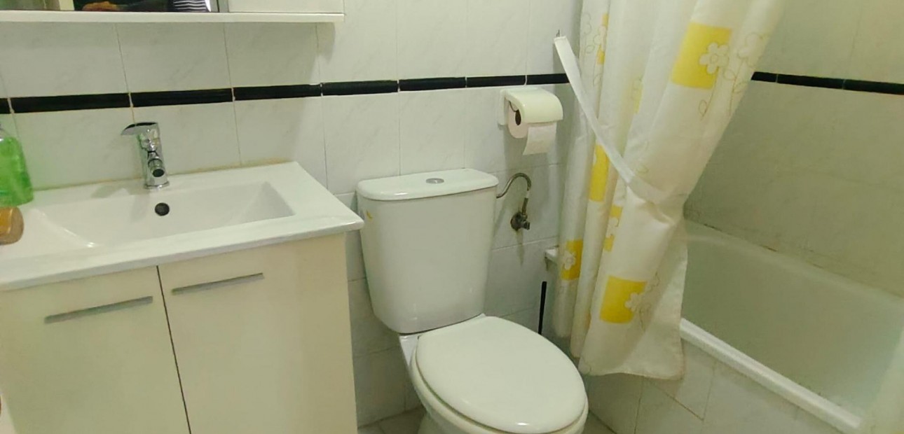 Herverkoop - duplex -
Torrevieja - Carrefour