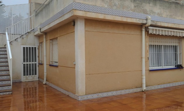 Herverkoop - duplex -
Torrevieja - Carrefour