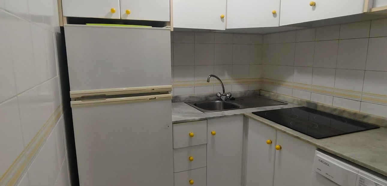 Herverkoop - duplex -
Torrevieja - Carrefour