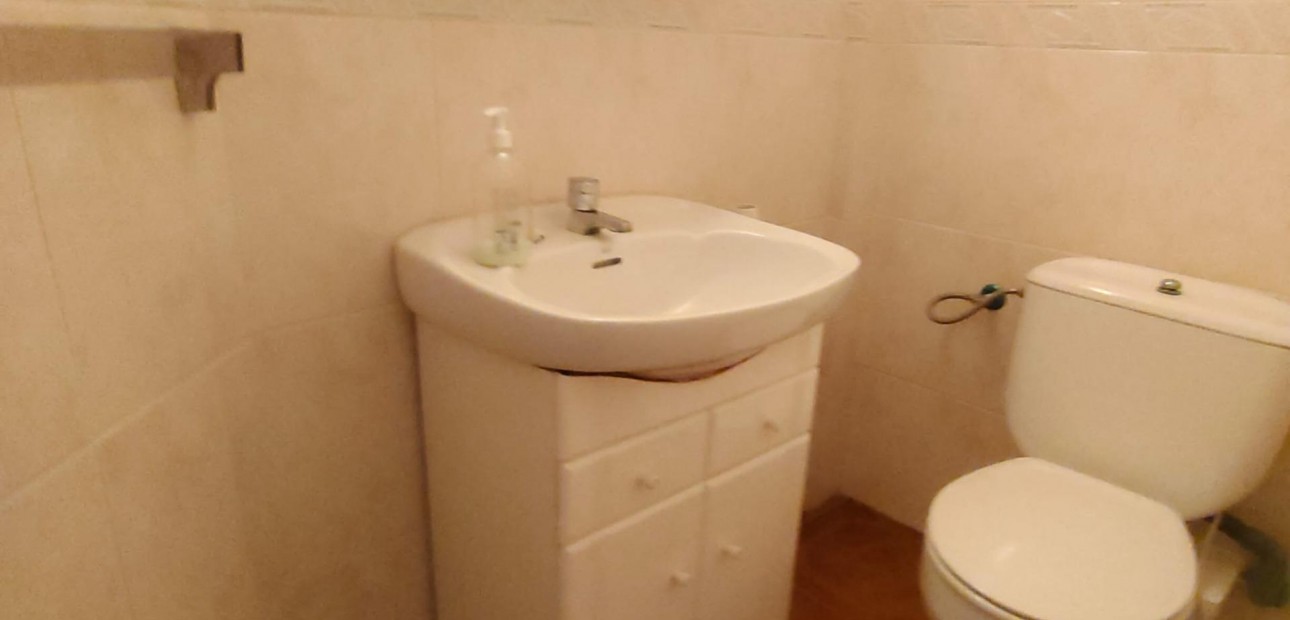 Herverkoop - duplex -
Torrevieja - Carrefour