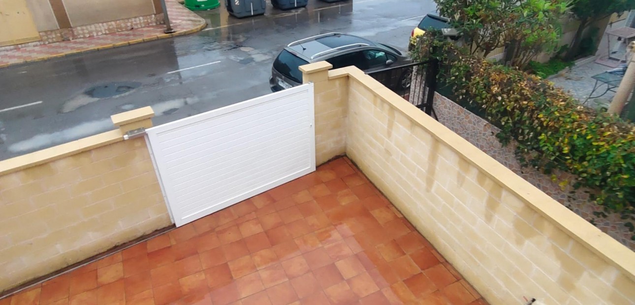 Herverkoop - duplex -
Torrevieja - Carrefour