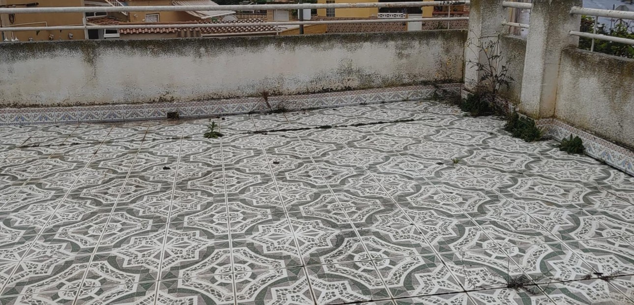 Herverkoop - duplex -
Torrevieja - Carrefour