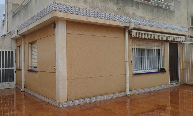 Herverkoop - duplex -
Torrevieja - Carrefour