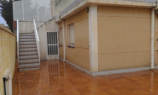 Herverkoop - duplex -
Torrevieja - Carrefour