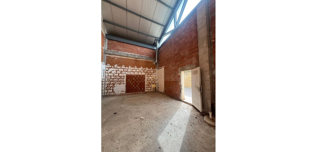 Herverkoop - Commercial Unit -
Algorfa - Comunidad valenciana