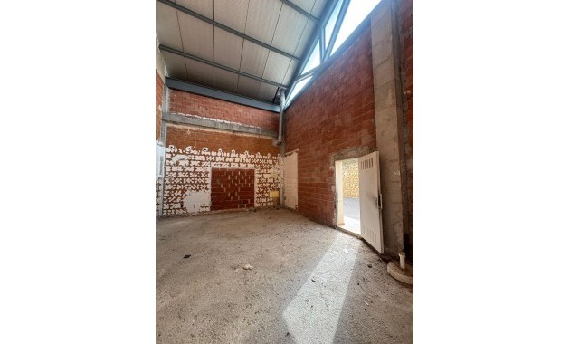 Herverkoop - Commercial Unit -
Algorfa - Comunidad valenciana