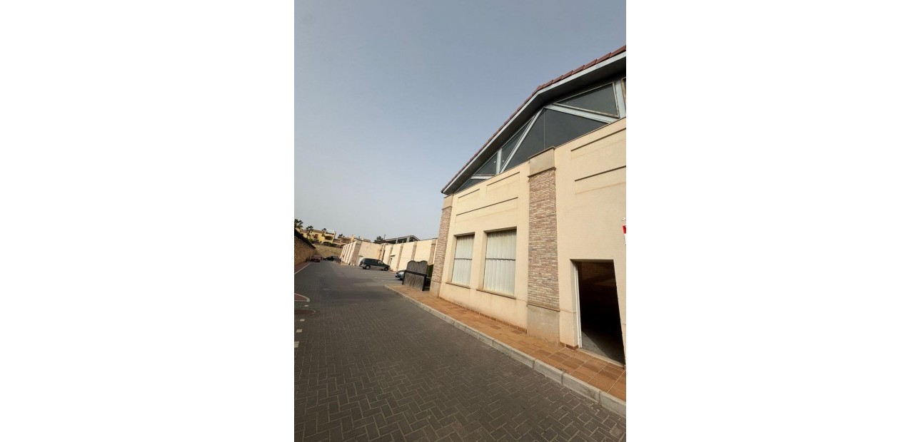 Herverkoop - Commercial Unit -
Algorfa - Comunidad valenciana