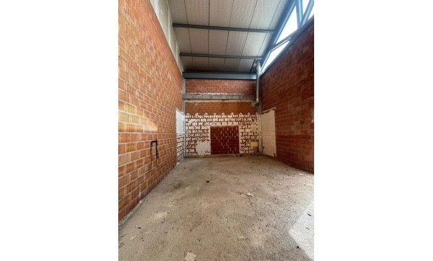 Herverkoop - Commercial Unit -
Algorfa - Comunidad valenciana