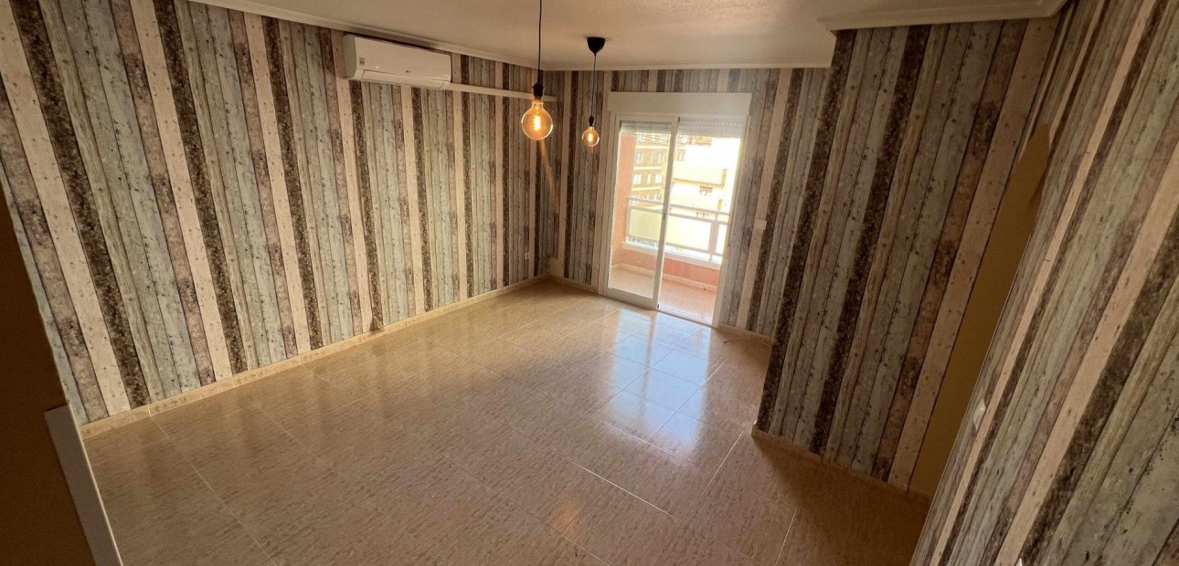 Herverkoop - Appartement / flat -
Torrevieja - torrevieja