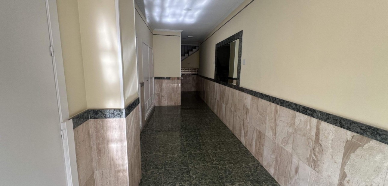 Herverkoop - Appartement / flat -
Torrevieja - torrevieja