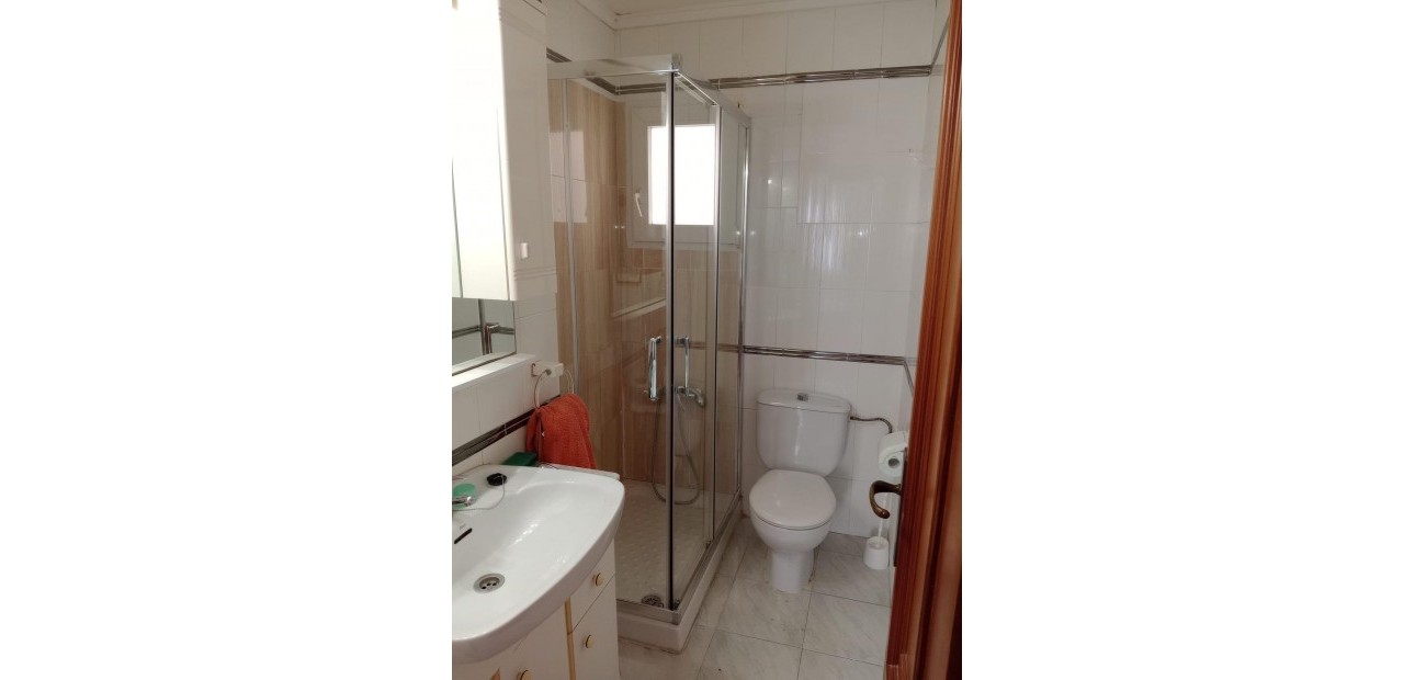 Herverkoop - Appartement / flat -
Torrevieja - Estacion de autobuses