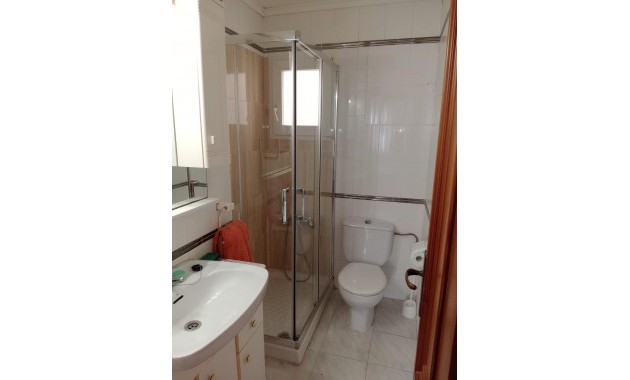 Herverkoop - Appartement / flat -
Torrevieja - Estacion de autobuses