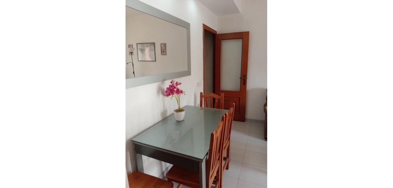 Herverkoop - Appartement / flat -
Torrevieja - Estacion de autobuses