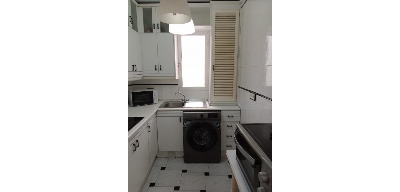 Herverkoop - Appartement / flat -
Torrevieja - Estacion de autobuses