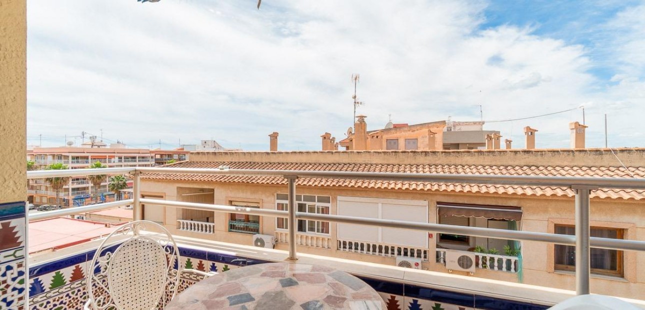 Herverkoop - Penthouse -
Torrevieja - Playa de los Naufragos