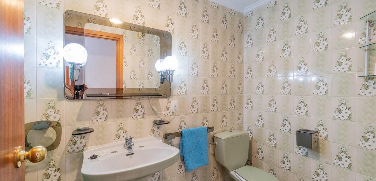 Herverkoop - Penthouse -
Torrevieja - Playa de los Naufragos