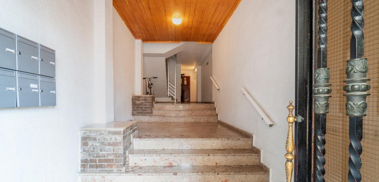 Herverkoop - Penthouse -
Torrevieja - Playa de los Naufragos