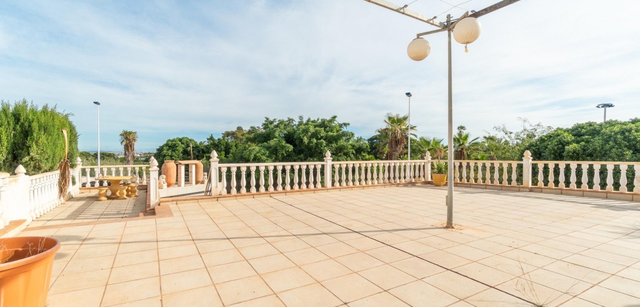 Herverkoop - Villa -
Torrevieja - Los altos