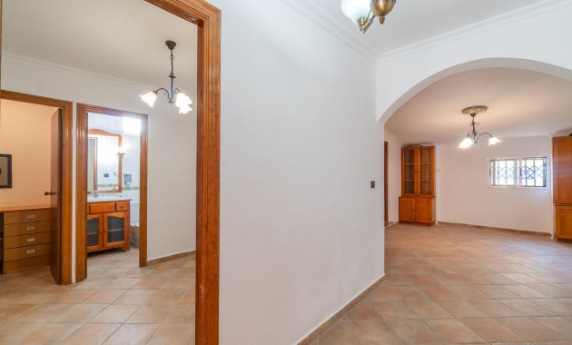 Herverkoop - Villa -
Torrevieja - Los altos