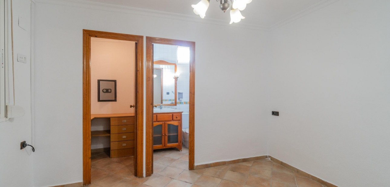 Herverkoop - Villa -
Torrevieja - Los altos